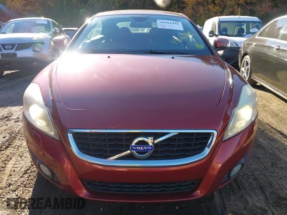 ✅ 2011 Volvo C70 • VIN: YV1672MC9BJ107660 • Лот: 43501492. Опубликован ранее на IAAI с пробегом 135 719 миль. Бесплатный доступ к архиву аукционных продаж из США и подробный отчёт об истории автомобиля на DreamBid. Изображение 6.