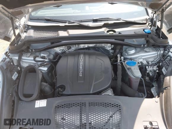 ✅ 2018 Porsche Macan • VIN: WP1AA2A53JLB03015 • Lot: 42519775. Listed on IAAI with 21,487 mi. Free auction sales archive from the USA and detailed vehicle history report at DreamBid. Image 10.