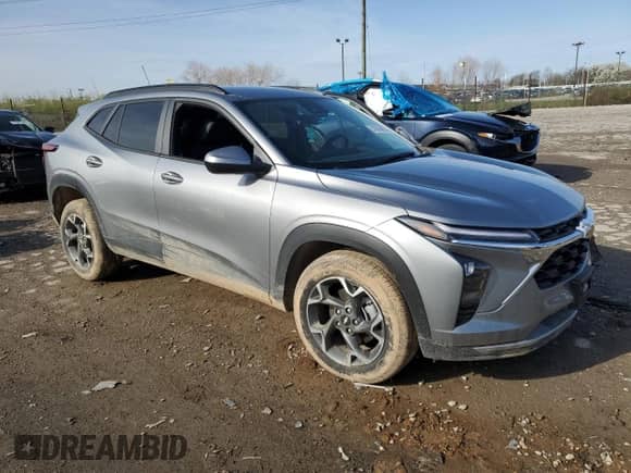 2025 Chevrolet Trax LT с VIN KL77LHEP8SC007822, выставлен на аукционе Copart как лот 51601495 с пробегом 7 987 миль миль и Списание • Salvage title. История ставок и продаж доступна на DreamBid. Изображение 4.