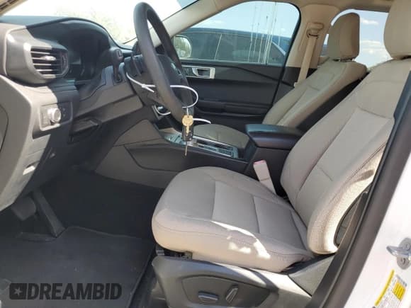 ✅ 2020 Ford Explorer • VIN: 1FMSK7BH5LGC67270 • Lot: 55732835. Wystawiony na Copart z przebiegiem Nie podano. Bezpłatny archiwum sprzedaży aukcyjnych z USA i szczegółowy raport historii pojazdu na DreamBid. Zdjęcie 7.