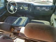 ✅ 2002 Chevrolet Silverado 2500HD LS • VIN: 1GCHC29192E142757 • Lot: 95698785. Wystawiony na Copart z przebiegiem 261 144 mil. Bezpłatny archiwum sprzedaży aukcyjnych z USA i szczegółowy raport historii pojazdu na DreamBid. Zdjęcie 8.