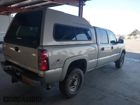 ✅ 2006 Chevrolet Silverado 2500HD LT1 • VIN: 1GCHK23U06F103383 • Лот: 43121005. Опубликован ранее на IAAI с пробегом 302 231 миль. Бесплатный доступ к архиву аукционных продаж из США и подробный отчёт об истории автомобиля на DreamBid. Изображение 4.