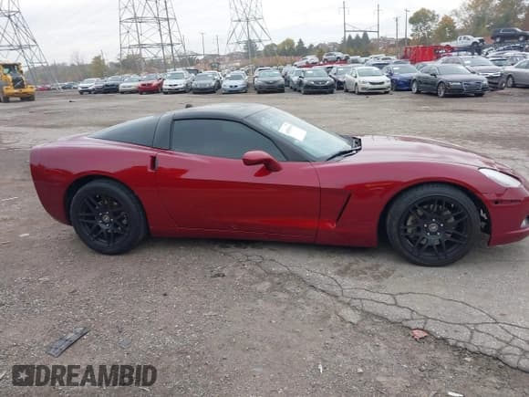 ✅ 2005 Chevrolet Corvette • VIN: 1G1YY24U355136792 • Lot: 43583636. Wystawiony na IAAI z przebiegiem 40 576 mil. Bezpłatny archiwum sprzedaży aukcyjnych z USA i szczegółowy raport historii pojazdu na DreamBid. Zdjęcie 14.