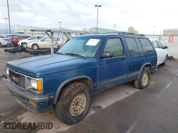 ✅ 1993 GMC Jimmy Diamond Edition Luxury • VIN: 1GKDT13W3P2537947 • Lot: 41949379. Wystawiony na IAAI z przebiegiem Nie podano. Bezpłatny archiwum sprzedaży aukcyjnych z USA i szczegółowy raport historii pojazdu na DreamBid. Zdjęcie 2.