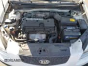 ✅ 2008 Kia Rio LX • VIN: KNADE123086367888 • Lot: 85318325. Wystawiony na Copart z przebiegiem 122 980 mil. Bezpłatny archiwum sprzedaży aukcyjnych z USA i szczegółowy raport historii pojazdu na DreamBid. Zdjęcie 11.