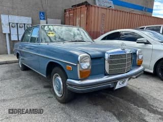 ✅ 1969 Mercedes-Benz 250 • VIN: 25010023267 • Lot: 46375195. Wystawiony na Copart z przebiegiem 42 080 mil. Bezpłatny archiwum sprzedaży aukcyjnych z USA i szczegółowy raport historii pojazdu na DreamBid. Zdjęcie 1.