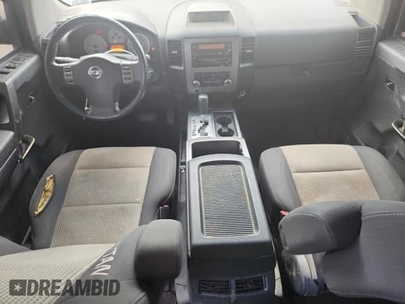 ✅ 2012 Nissan Titan SV • VIN: 1N6BA0EKXCN325453 • Lot: 83932135. Wystawiony na Copart z przebiegiem 127 515 mil. Bezpłatny archiwum sprzedaży aukcyjnych z USA i szczegółowy raport historii pojazdu na DreamBid. Zdjęcie 8.