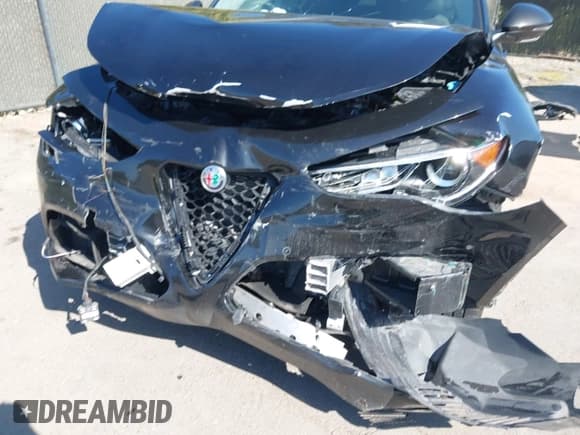 ✅ 2021 Alfa Romeo Stelvio • VIN: ZASPAJAN9M7D08400 • Lot: 42588672. Wystawiony na IAAI z przebiegiem 38 521 mil. Bezpłatny archiwum sprzedaży aukcyjnych z USA i szczegółowy raport historii pojazdu na DreamBid. Zdjęcie 6.