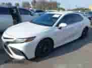 2021 Toyota Camry XSE z VIN 4T1K61AK4MU438222, wystawiony jako IAAI lot #43237160 z przebiegiem 49 103 mil mil oraz . Historia ofert i sprzedaży dostępna na DreamBid. Obrazek 18.