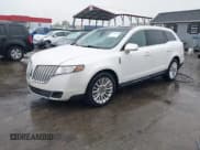 ✅ 2012 Lincoln MKT EcoBoost • VIN: 2LMHJ5AT6CBL50239 • Лот: 41923179. Опубликован ранее на IAAI с пробегом 215 418 миль. Бесплатный доступ к архиву аукционных продаж из США и подробный отчёт об истории автомобиля на DreamBid. Изображение 2.