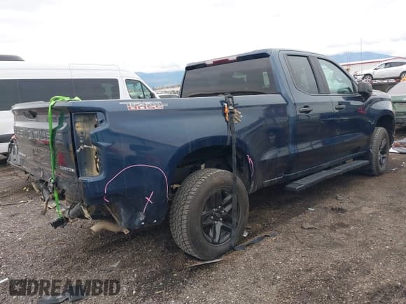 ✅ 2020 Chevrolet Silverado 1500 Custom Trail Boss • VIN: 1GCRYCEF9LZ181789 • Лот: 43599600. Опубликован ранее на IAAI с пробегом 78 916 миль. Бесплатный доступ к архиву аукционных продаж из США и подробный отчёт об истории автомобиля на DreamBid. Изображение 4.