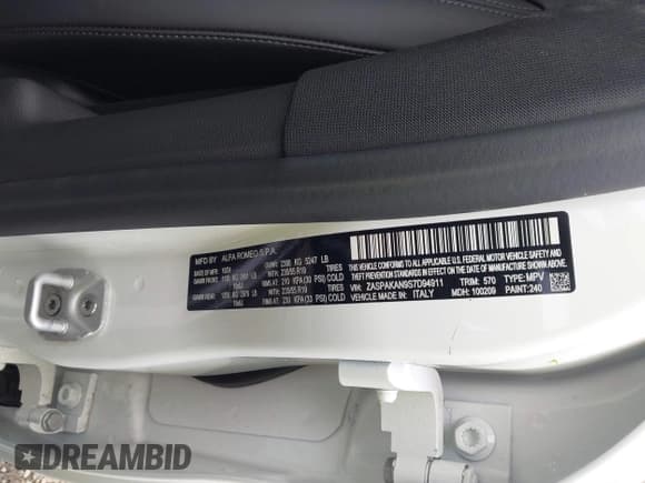 ✅ 2025 Alfa Romeo Stelvio Sprint • VIN: ZASPAKAN9S7D94911 • Лот: 42196132. Опубликован ранее на IAAI с пробегом 3 800 миль. Бесплатный доступ к архиву аукционных продаж из США и подробный отчёт об истории автомобиля на DreamBid. Изображение 9.