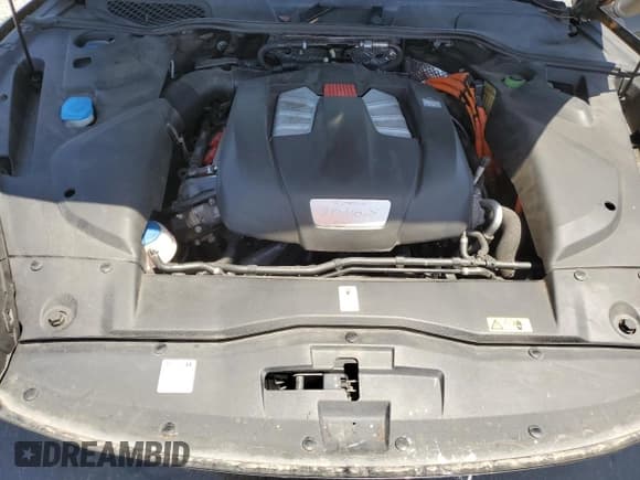 ✅ 2017 Porsche Cayenne S E-Hybrid • VIN: WP1AE2A21HLA74683 • Lot: 56571135. Listed on Copart with 93,152 mi. Free auction sales archive from the USA and detailed vehicle history report at DreamBid. Image 12.