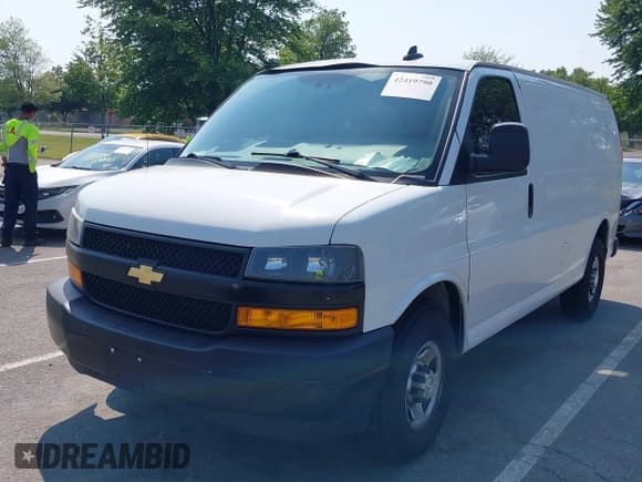 ✅ 2021 Chevrolet Express Cargo • VIN: 1GCWGAFP0M1181312 • Lot: 42419790. Listed on IAAI with 110,271 mi. Free auction sales archive from the USA and detailed vehicle history report at DreamBid. Image 17.