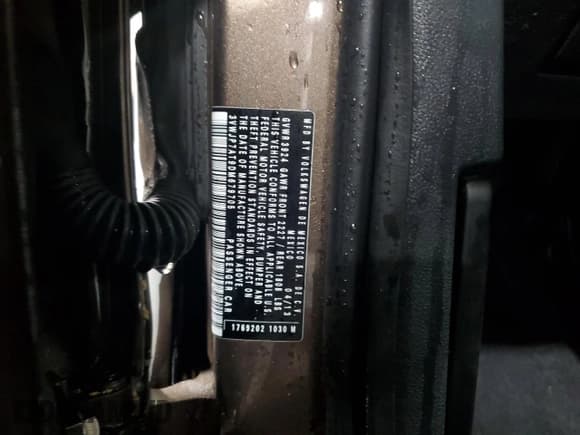 ✅ 2013 Volkswagen Beetle Fender Edition • VIN: 3VWJP7AT9DM679705 • Lot: 44948405. Listed on Copart with 81,190 mi. Free auction sales archive from the USA and detailed vehicle history report at DreamBid. Image 13.