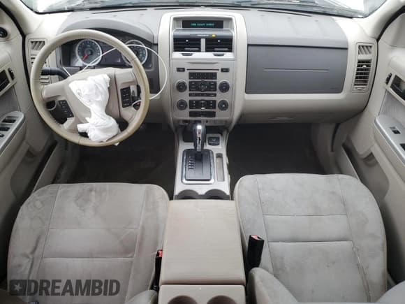 ✅ 2012 Ford Escape Hybrid • VIN: 1FMCU4K31CKA30290 • Lot: 93691095. Wystawiony na Copart z przebiegiem 175 382 mil. Bezpłatny archiwum sprzedaży aukcyjnych z USA i szczegółowy raport historii pojazdu na DreamBid. Zdjęcie 8.