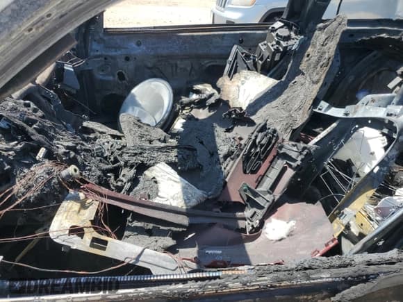 ✅ 2016 Volkswagen Beetle SE • VIN: 3VWJ17AT5GM606837 • Lot: 53144385. Wystawiony na Copart z przebiegiem Nie podano. Bezpłatny archiwum sprzedaży aukcyjnych z USA i szczegółowy raport historii pojazdu na DreamBid. Zdjęcie 7.