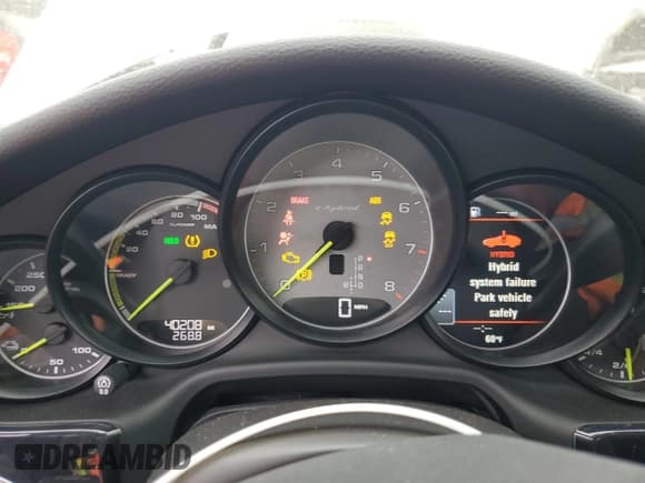 ✅ 2015 Porsche Panamera S E-Hybrid • VIN: WP0AD2A74FL040203 • Lot: 82415105. Listed on Copart with 40,208 mi. Free auction sales archive from the USA and detailed vehicle history report at DreamBid. Image 9.