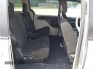 ✅ 2015 Dodge Grand Caravan SE • VIN: 2C4RDGBG9FR704050 • Lot: 42692010. Wystawiony na IAAI z przebiegiem 235 032 mil. Bezpłatny archiwum sprzedaży aukcyjnych z USA i szczegółowy raport historii pojazdu na DreamBid. Zdjęcie 8.