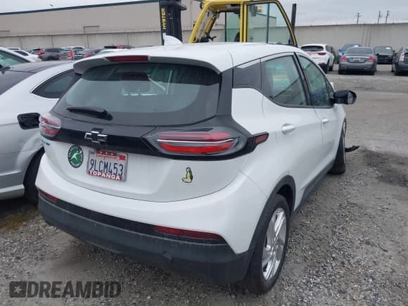 ✅ 2023 Chevrolet Bolt EV 1LT • VIN: 1G1FW6S04P4207978 • Lot: 41705395. Wystawiony na IAAI z przebiegiem Nie podano. Bezpłatny archiwum sprzedaży aukcyjnych z USA i szczegółowy raport historii pojazdu na DreamBid. Zdjęcie 4.