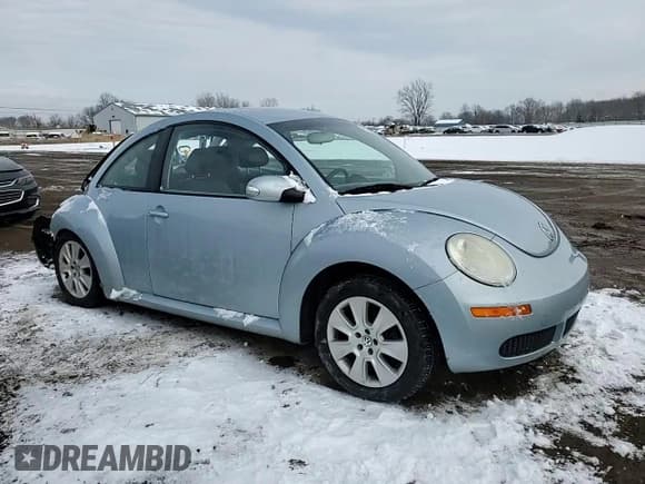 ✅ 2009 Volkswagen Beetle S • VIN: 3VWPW31C29M505195 • Лот: 95069435. Опубликован ранее на Copart с пробегом 97 849 миль. Бесплатный доступ к архиву аукционных продаж из США и подробный отчёт об истории автомобиля на DreamBid. Изображение 13.