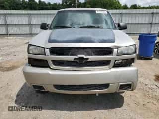 ✅ 2005 Chevrolet Silverado 1500 LS • VIN: 2GCEC13T551105573 • Lot: 63505394. Wystawiony na Copart z przebiegiem 173 697 mil mil. Skorzystaj z bezpłatnego archiwum sprzedaży aukcyjnych z USA i zobacz szczegółowy raport historii pojazdu na DreamBid. Zdjęcie 5.