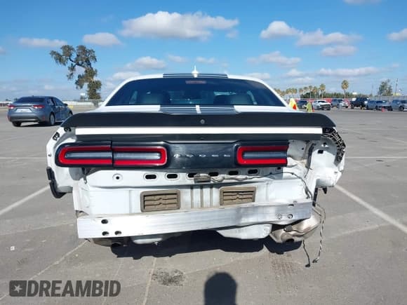 ✅ 2017 Dodge Challenger SXT • VIN: 2C3CDZAG5HH640055 • Lot: 43592589. Wystawiony na IAAI z przebiegiem 127 512 mil. Bezpłatny archiwum sprzedaży aukcyjnych z USA i szczegółowy raport historii pojazdu na DreamBid. Zdjęcie 17.