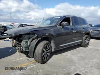 ✅ 2024 Volvo XC90 Plus Bright Theme • VIN: YV4062PEXR1179938 • Lot: 80304505. Wystawiony na Copart z przebiegiem 20 514 mil. Bezpłatny archiwum sprzedaży aukcyjnych z USA i szczegółowy raport historii pojazdu na DreamBid. Zdjęcie 1.