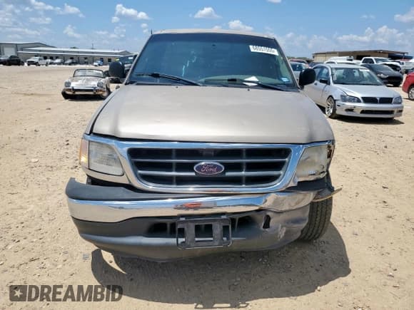 ✅ 2000 Ford F-150 XL • VIN: 1FTZF1725YNC16637 • Lot: 68551555. Wystawiony na Copart z przebiegiem Nie podano. Bezpłatny archiwum sprzedaży aukcyjnych z USA i szczegółowy raport historii pojazdu na DreamBid. Zdjęcie 5.