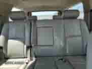 2010 Chevrolet Suburban LT z VIN 1GNUKJE30AR244983, wystawiony jako Copart lot #61648495 z przebiegiem 154 958 mil mil oraz Szkoda całkowita • Salvage title. Historia ofert i sprzedaży dostępna na DreamBid. Obrazek 10.