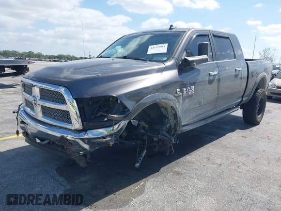 ✅ 2018 Ram 2500 Big Horn • VIN: 3C6UR5ML2JG368807 • Lot: 42159084. Wystawiony na IAAI z przebiegiem 142 326 mil. Bezpłatny archiwum sprzedaży aukcyjnych z USA i szczegółowy raport historii pojazdu na DreamBid. Zdjęcie 6.