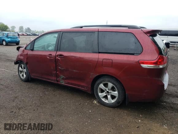 ✅ 2011 Toyota Sienna LE • VIN: 5TDKK3DC6BS090991 • Лот: 67917135. Опубликован ранее на Copart с пробегом 213 702 миль. Бесплатный доступ к архиву аукционных продаж из США и подробный отчёт об истории автомобиля на DreamBid. Изображение 2.