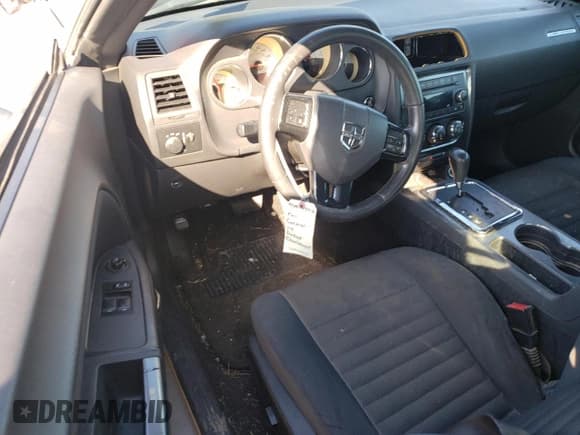 ✅ 2014 Dodge Challenger SXT • VIN: 2C3CDYAG0EH262085 • Lot: 74202754. Wystawiony na Copart z przebiegiem 148 222 mil. Bezpłatny archiwum sprzedaży aukcyjnych z USA i szczegółowy raport historii pojazdu na DreamBid. Zdjęcie 8.