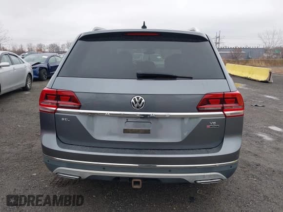 ✅ 2018 Volkswagen Atlas SEL • VIN: 1V2MR2CA0JC523704 • Lot: 43776121. Wystawiony na IAAI z przebiegiem 72 782 mil. Bezpłatny archiwum sprzedaży aukcyjnych z USA i szczegółowy raport historii pojazdu na DreamBid. Zdjęcie 16.