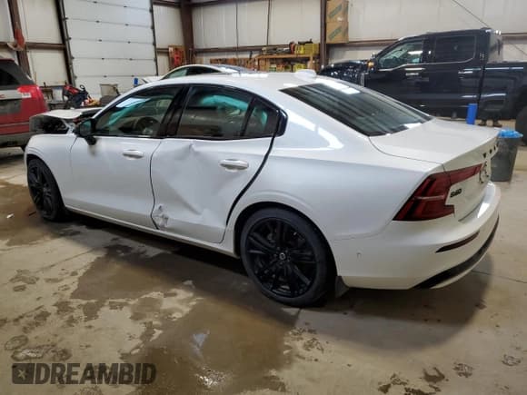 ✅ 2023 Volvo S60 • VIN: 7JRL12TT2PG254050 • Лот: 56327504. Опубликован ранее на Copart с пробегом 22 323 миль. Бесплатный доступ к архиву аукционных продаж из США и подробный отчёт об истории автомобиля на DreamBid. Изображение 2.