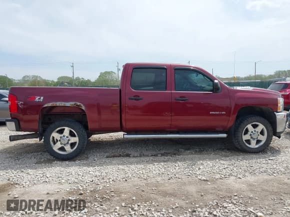 ✅ 2014 Chevrolet Silverado 2500HD LT • VIN: 1GC1KXC88EF140598 • Lot: 42023482. Listed on IAAI with 300,929 mi. Free auction sales archive from the USA and detailed vehicle history report at DreamBid. Image 13.