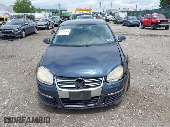 ✅ 2006 Volkswagen Jetta Value Edition • VIN: 3VWPF71K56M711525 • Lot: 42456621. Wystawiony na IAAI z przebiegiem 137 222 mil. Bezpłatny archiwum sprzedaży aukcyjnych z USA i szczegółowy raport historii pojazdu na DreamBid. Zdjęcie 13.
