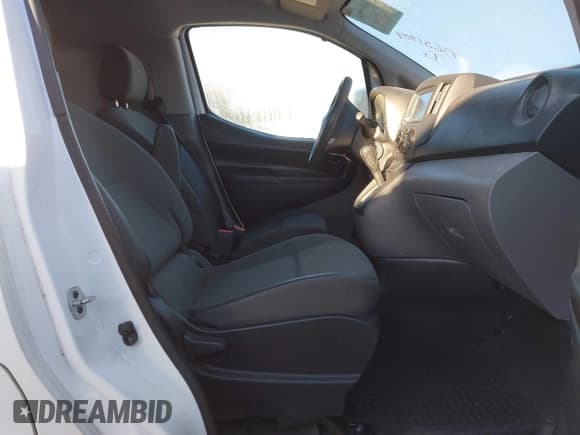 ✅ 2020 Nissan NV200 S • VIN: 3N6CM0KN4LK705890 • Lot: 43651904. Wystawiony na IAAI z przebiegiem 140 042 mil. Bezpłatny archiwum sprzedaży aukcyjnych z USA i szczegółowy raport historii pojazdu na DreamBid. Zdjęcie 5.