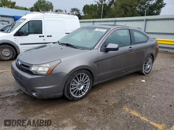 ✅ 2010 Ford Focus SES • VIN: 1FAHP3DN2AW171858 • Lot: 71850105. Wystawiony na Copart z przebiegiem 187 648 mil. Bezpłatny archiwum sprzedaży aukcyjnych z USA i szczegółowy raport historii pojazdu na DreamBid. Zdjęcie 1.