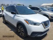✅ 2019 Nissan Kicks S • VIN: 3N1CP5CUXKL508165 • Lot: 42293122. Wystawiony na IAAI z przebiegiem 44 472 mil. Bezpłatny archiwum sprzedaży aukcyjnych z USA i szczegółowy raport historii pojazdu na DreamBid. Zdjęcie 1.