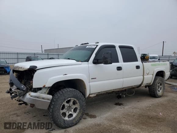 ✅ 2005 Chevrolet Silverado 2500HD LS • VIN: 1GCHK23255F863175 • Lot: 90364075. Wystawiony na Copart z przebiegiem 246 315 mil. Bezpłatny archiwum sprzedaży aukcyjnych z USA i szczegółowy raport historii pojazdu na DreamBid. Zdjęcie 1.