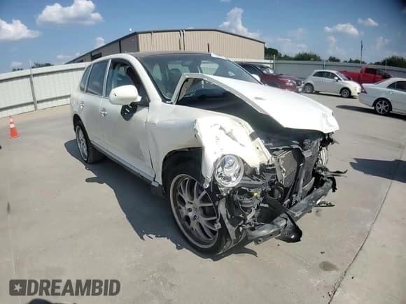 ✅ 2004 Porsche Cayenne • VIN: WP1AA29P54LA23001 • Лот: 71788385. Опубликован ранее на Copart с пробегом Не указан. Бесплатный доступ к архиву аукционных продаж из США и подробный отчёт об истории автомобиля на DreamBid. Изображение 14.