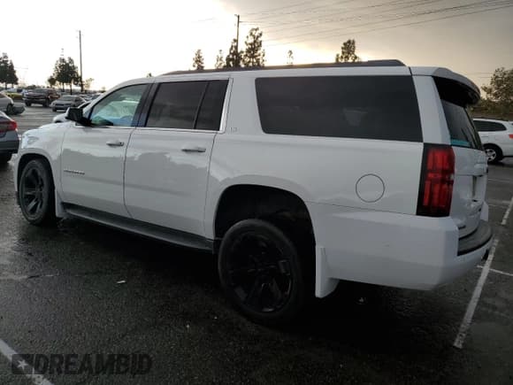 ✅ 2015 Chevrolet Suburban LS • VIN: 1GNSCHKC9FR667540 • Lot: 80908574. Wystawiony na Copart z przebiegiem 125 428 mil. Bezpłatny archiwum sprzedaży aukcyjnych z USA i szczegółowy raport historii pojazdu na DreamBid. Zdjęcie 2.
