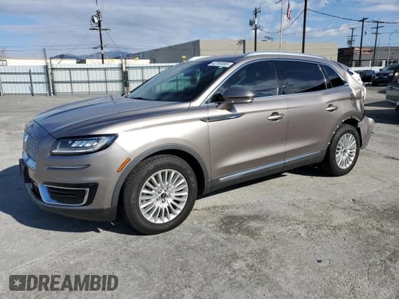 ✅ 2019 Lincoln Nautilus Standard • VIN: 2LMPJ6J98KBL67869 • Lot: 42763085. Listed on Copart with 51,036 mi. Free auction sales archive from the USA and detailed vehicle history report at DreamBid. Image 1.
