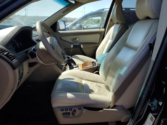 ✅ 2008 Volvo XC90 I6 • VIN: YV4CZ982181432791 • Lot: 70777605. Wystawiony na Copart z przebiegiem 167 532 mil. Bezpłatny archiwum sprzedaży aukcyjnych z USA i szczegółowy raport historii pojazdu na DreamBid. Zdjęcie 7.