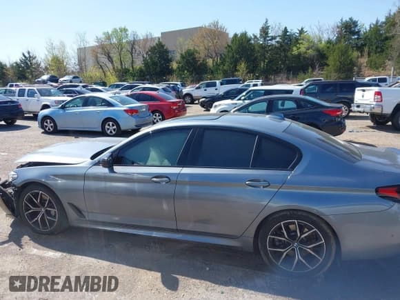 ✅ 2021 BMW 5 Series 530i • VIN: WBA53BH04MWX16672 • Lot: 41963601. Listed on IAAI with 65,155 mi. Free auction sales archive from the USA and detailed vehicle history report at DreamBid. Image 15.