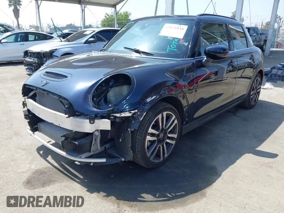 ✅ 2024 MINI Hardtop 4 Door Cooper S • VIN: WMW53DK01R2U70182 • Lot: 42433339. Wystawiony na IAAI z przebiegiem 11 366 mil. Bezpłatny archiwum sprzedaży aukcyjnych z USA i szczegółowy raport historii pojazdu na DreamBid. Zdjęcie 18.