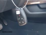 ✅ 2022 Chevrolet Silverado 1500 LT Trail Boss • VIN: 3GCUDFED1NG689442 • Lot: 41994642. Wystawiony na IAAI z przebiegiem 26 598 mil. Bezpłatny archiwum sprzedaży aukcyjnych z USA i szczegółowy raport historii pojazdu na DreamBid. Zdjęcie 11.