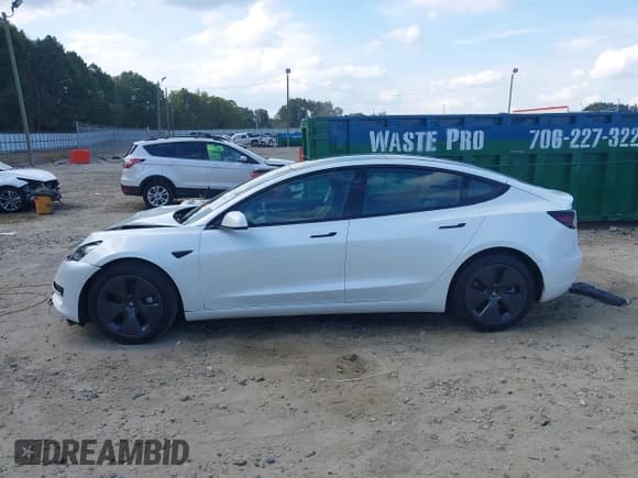 ✅ 2021 Tesla Model 3 Standard Range Plus • VIN: 5YJ3E1EA4MF084403 • Lot: 43296711. Wystawiony na IAAI z przebiegiem 42 187 mil. Bezpłatny archiwum sprzedaży aukcyjnych z USA i szczegółowy raport historii pojazdu na DreamBid. Zdjęcie 14.