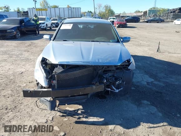 ✅ 2012 Chrysler 200 Touring • VIN: 1C3CCBBB4CN299051 • Lot: 43461980. Wystawiony na IAAI z przebiegiem 128 365 mil. Bezpłatny archiwum sprzedaży aukcyjnych z USA i szczegółowy raport historii pojazdu na DreamBid. Zdjęcie 6.